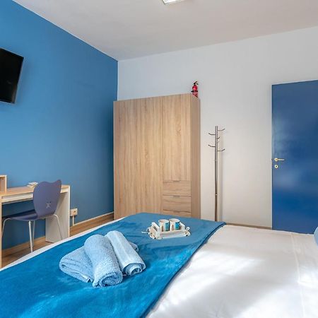 Bilocale Blue Relax Apartment Erba Ngoại thất bức ảnh