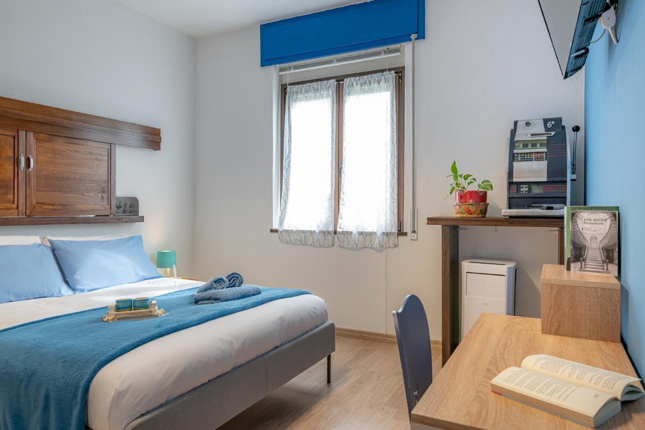 Bilocale Blue Relax Apartment Erba Ngoại thất bức ảnh